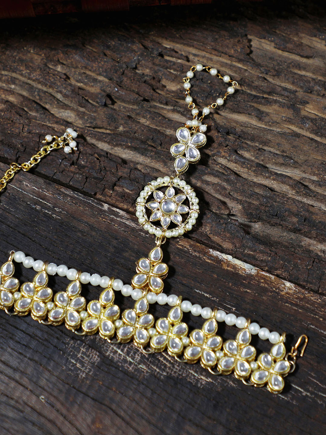 

KARATCART Women White Kundan Gold-Plated Ring Bracelet