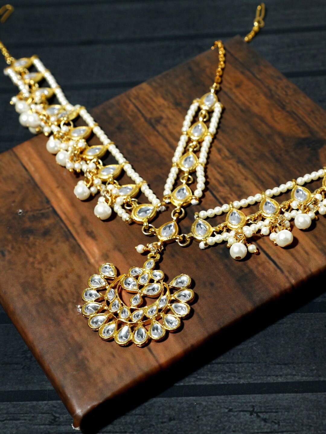 

KARATCART White Gold-Plated Kundan-Studded Pearl Beaded Matha Patti