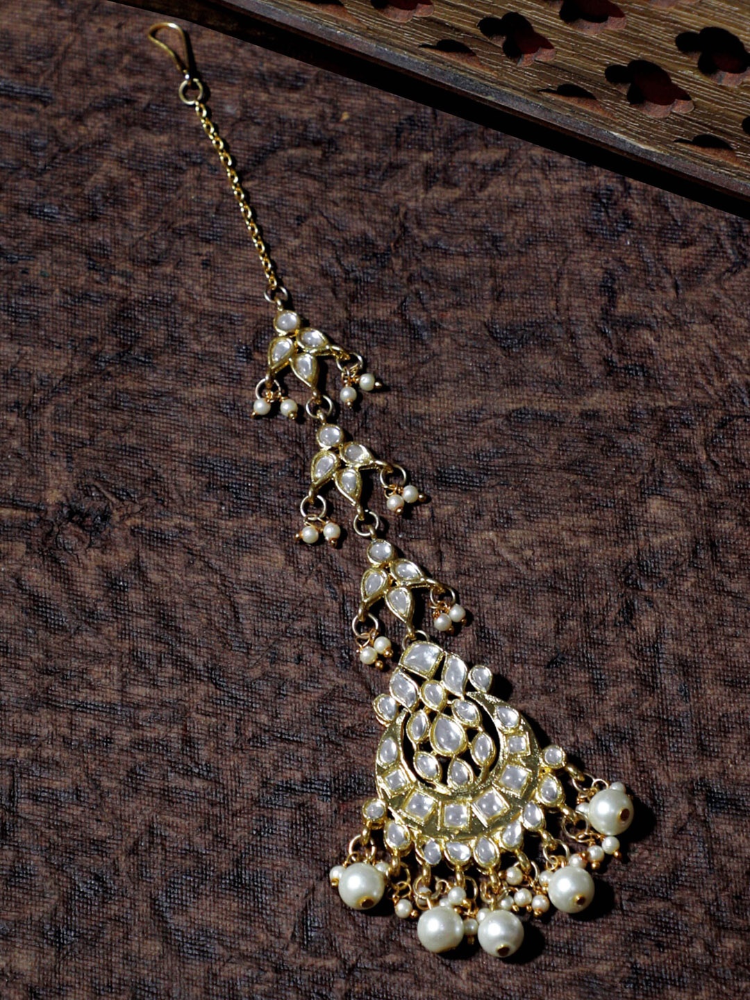 

KARATCART Gold-Plated & Kundan Studded Maangtikka