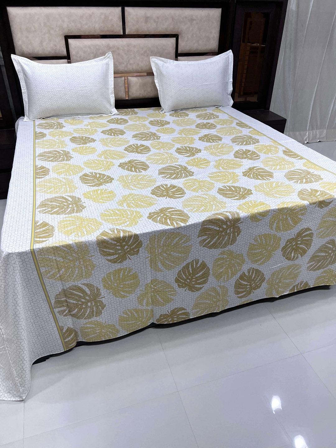 

Pure Decor Yellow & White Floral King Bedsheet with 2 Pillow Covers