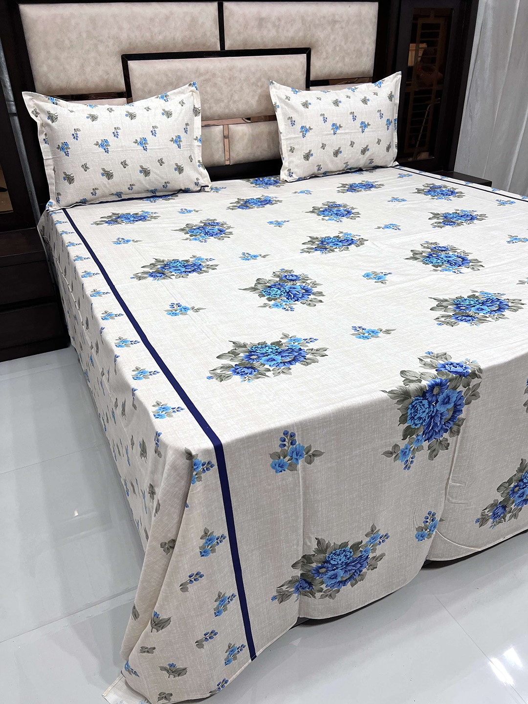 

Pure Decor Blue & Grey Floral 380 TC Cotton King Bedsheet with 2 Pillow Covers