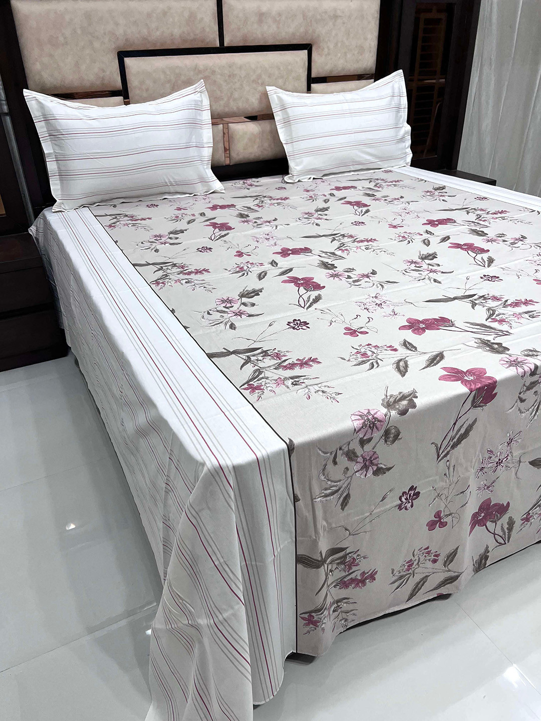 

Pure Decor Grey & Pink Floral King Bedsheet with 2 Pillow Covers