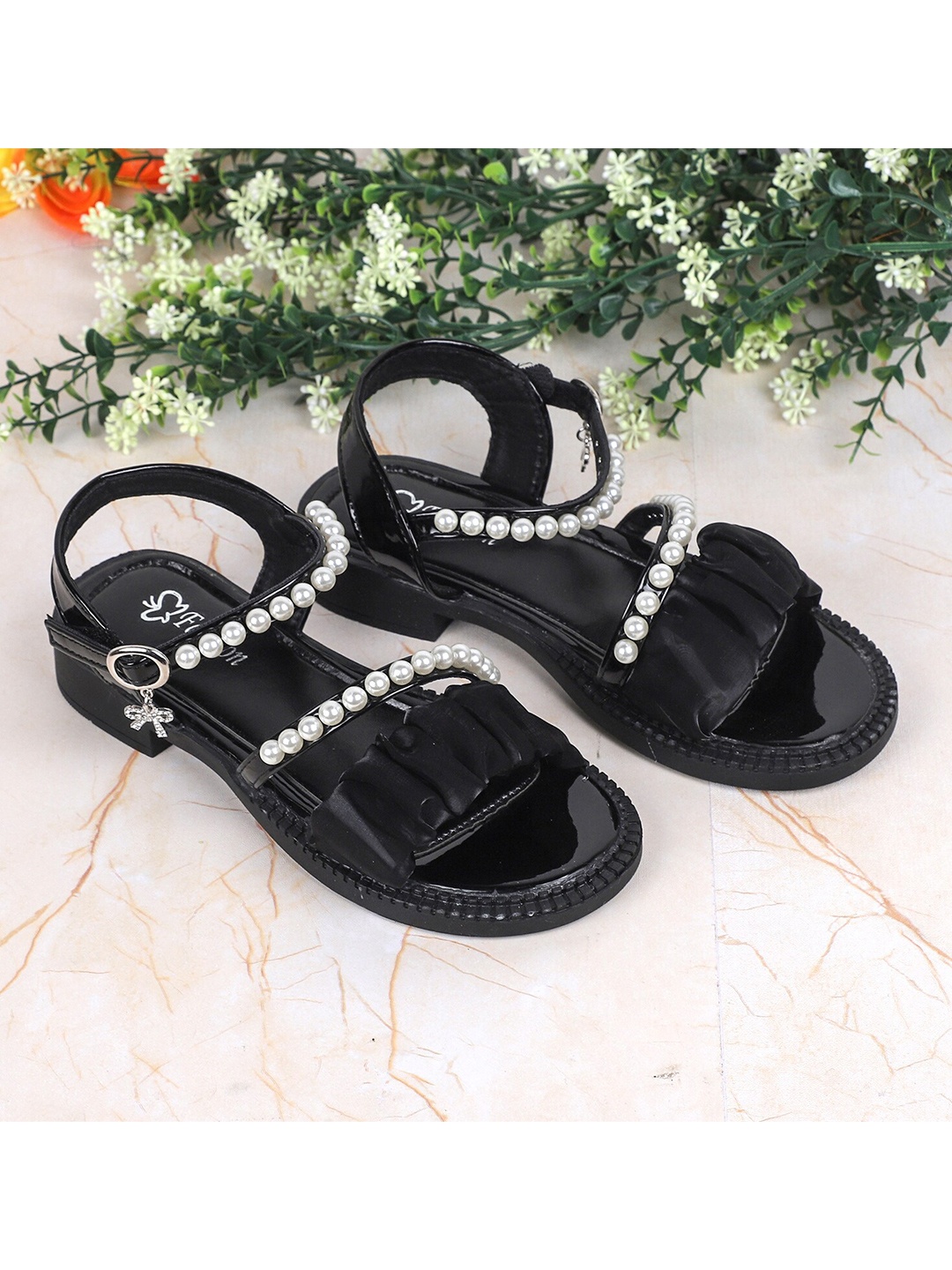 

FEETWELL SHOES Girls Black & White Comfort Sandals