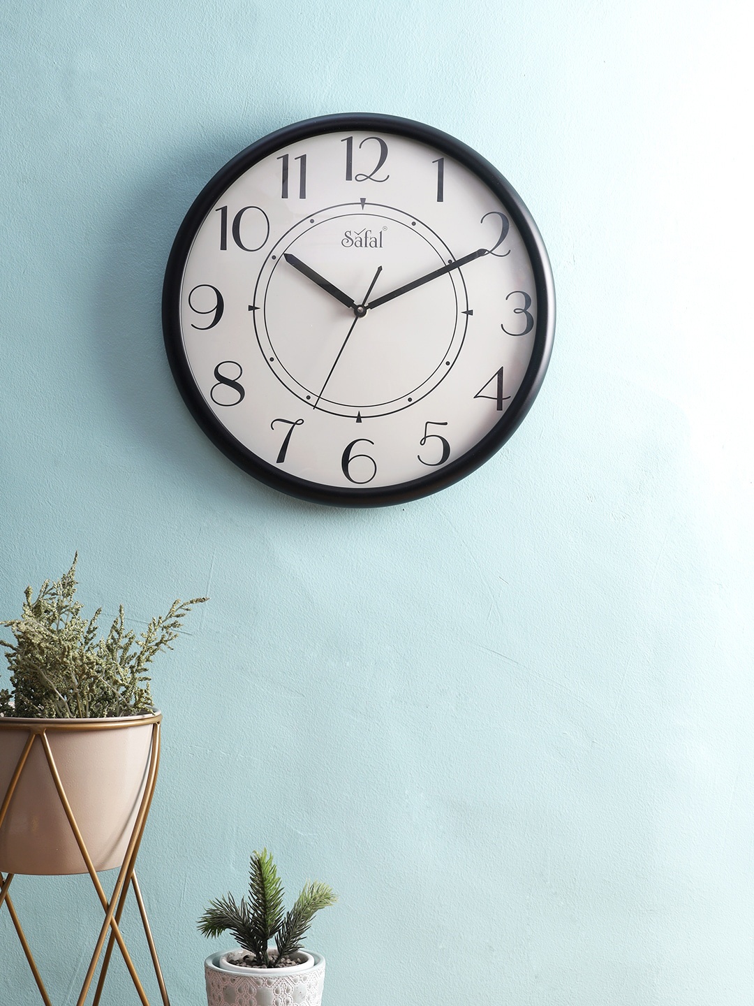 

Safal Black & White Contemporary Wall Clock