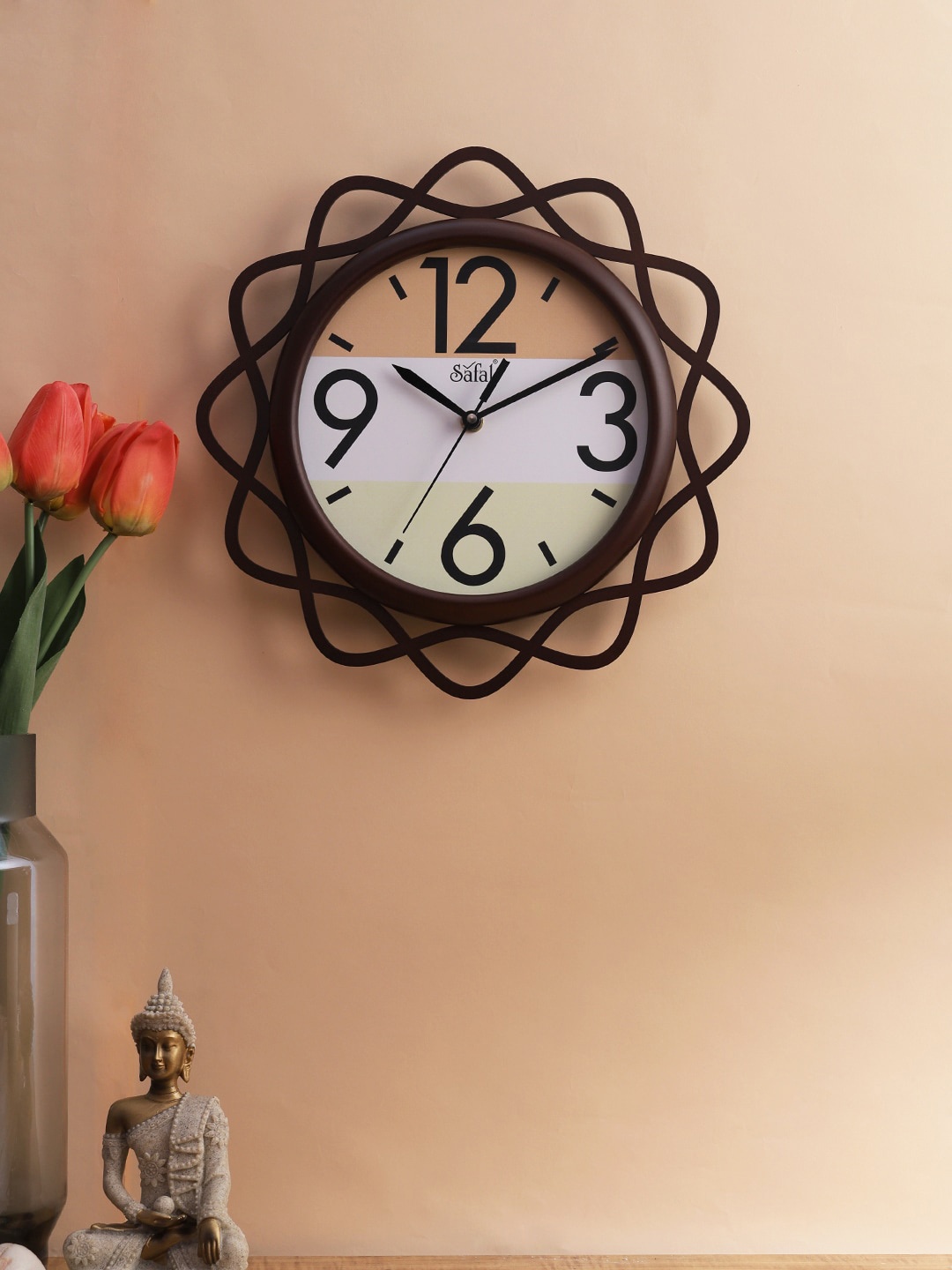 

Safal Brown & Black Abstract Shaped Contemporary Wall Clock