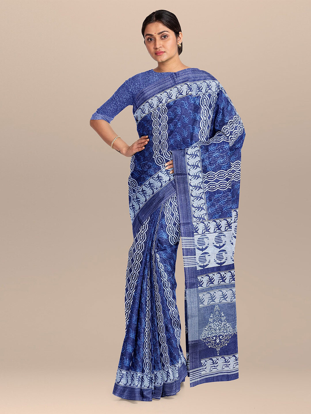 

The Chennai Silks Navy Blue & White Batik Linen Blend Saree