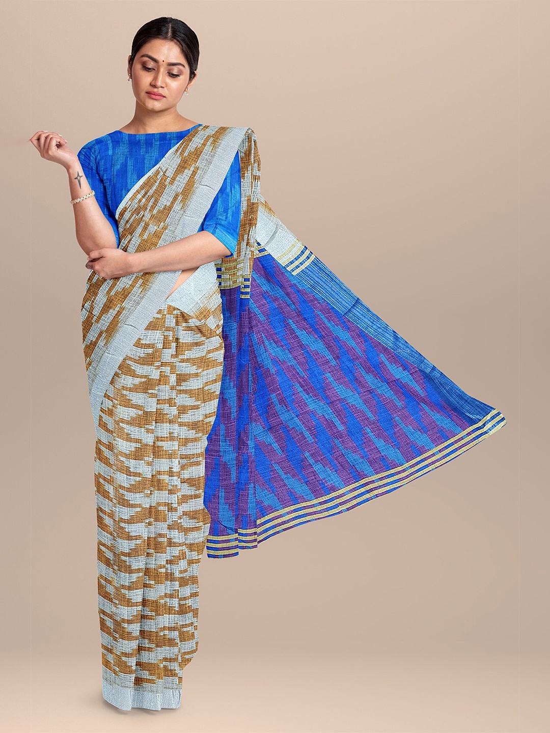 

The Chennai Silks Mustard & Blue Geometric Printed Saree