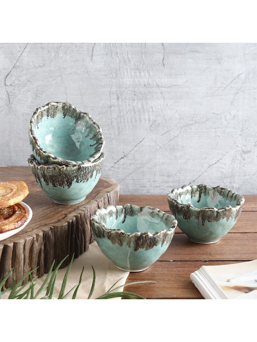 

The Decor Mart Blue & Green Set Of 4 Printed Dishwasher safe Ceramic Bowls 200ml each