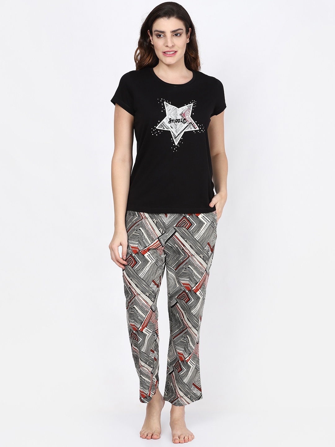 

MAYSIXTY Women Black & Green Printed Pure Cotton Night suit
