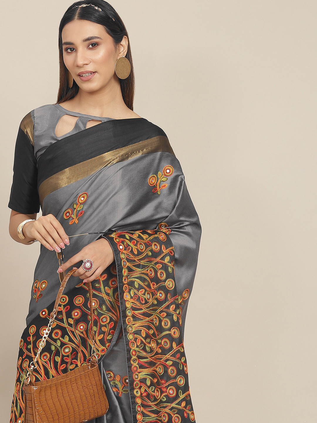 

RAJGRANTH Grey & Mustard Yellow Floral Mirror Work Silk Cotton Saree