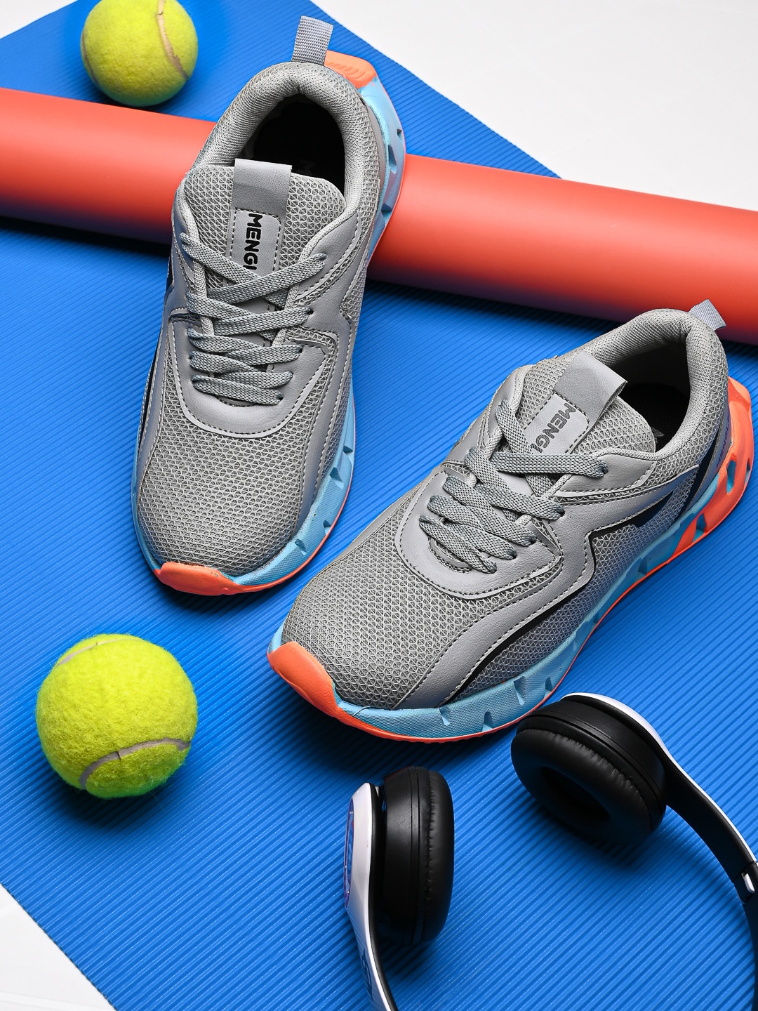 

MENGLER Men Grey Colourblocked Sneakers