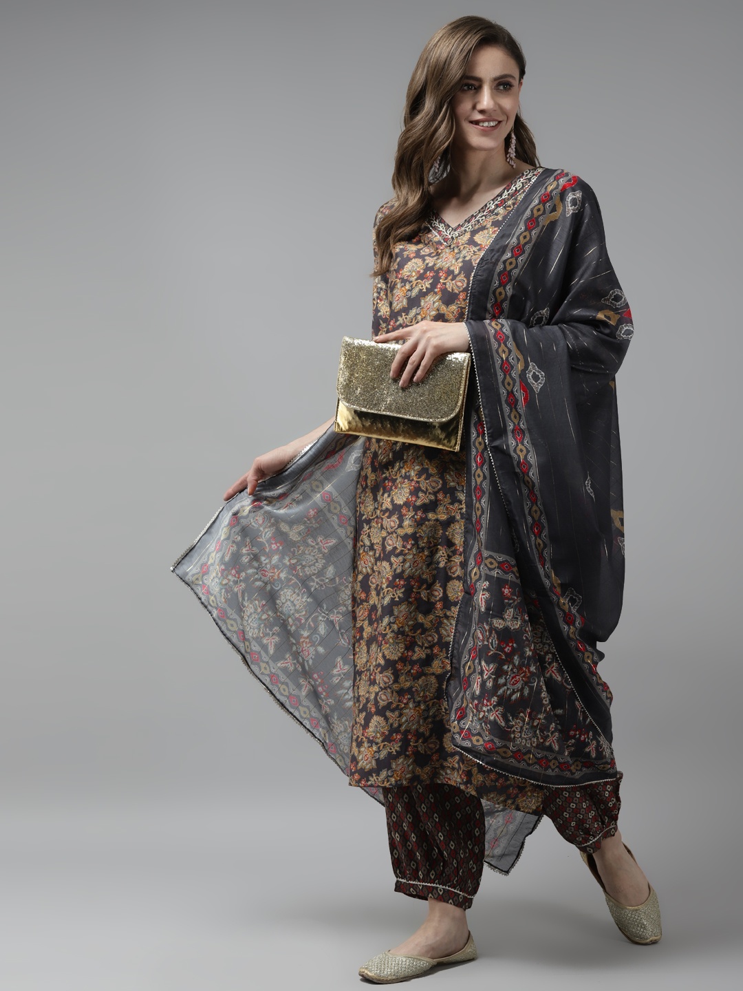 

Yufta Women Grey Floral Printed Gotta Patti Kurta with Salwar & With Dupatta