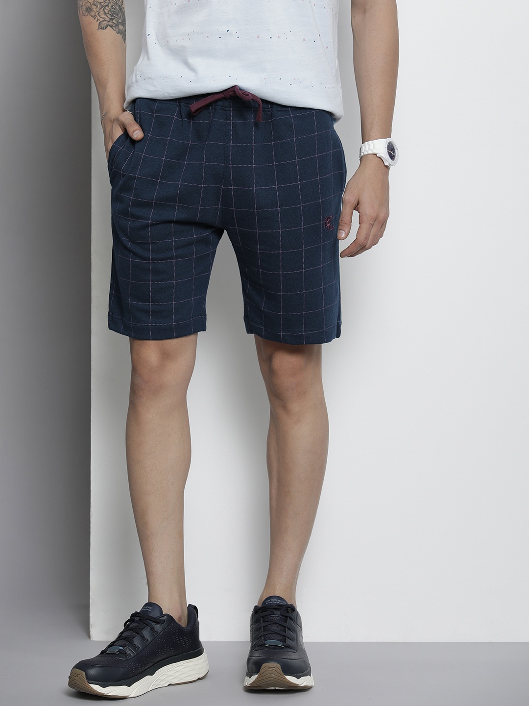 

The Indian Garage Co Men Navy Blue Checked Shorts