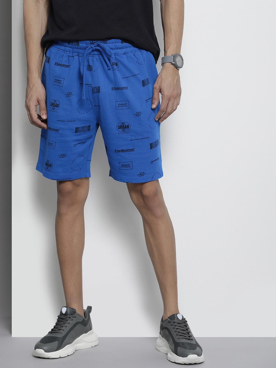 

The Indian Garage Co Men Blue Printed Shorts