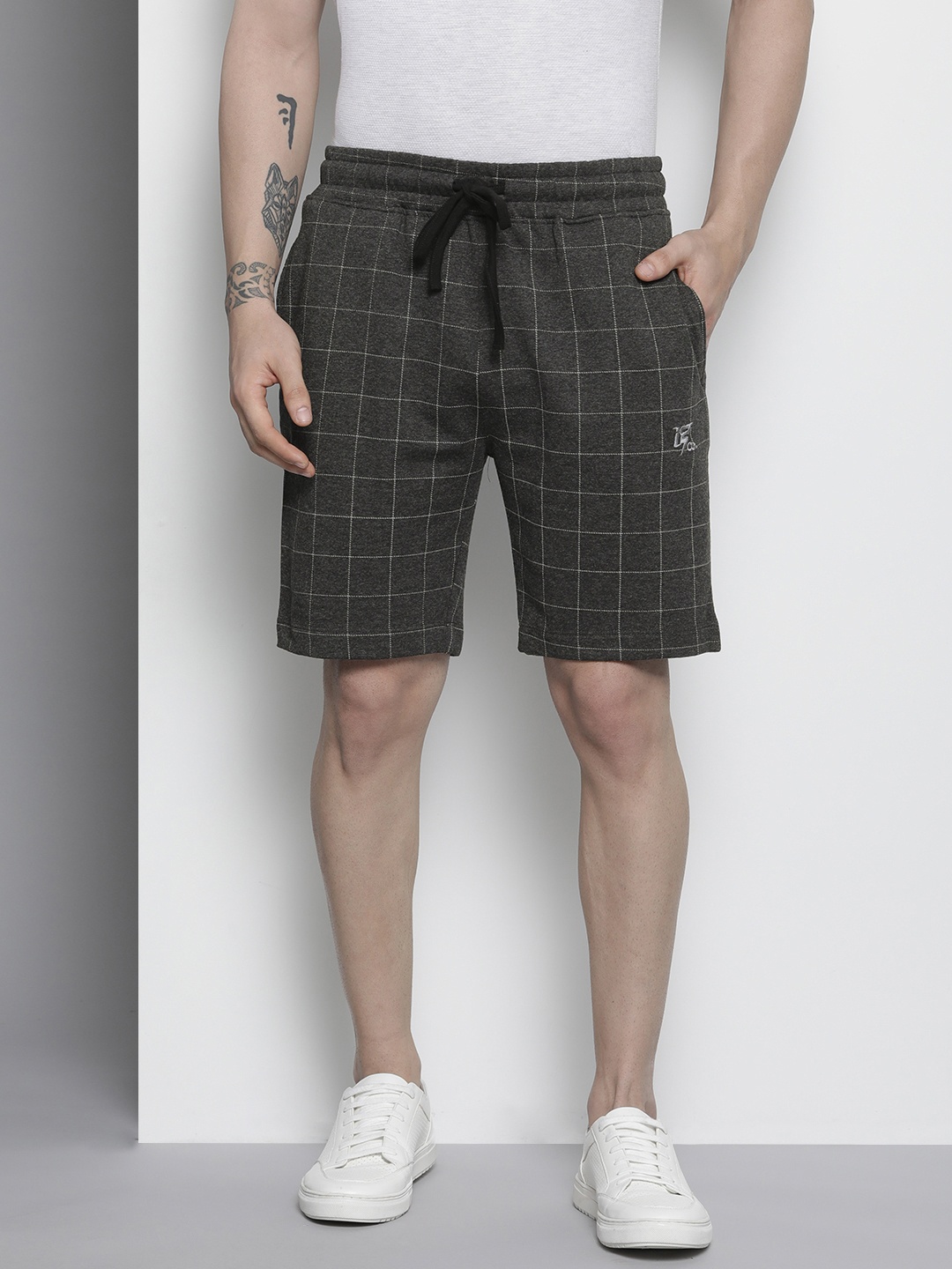 

The Indian Garage Co Men Charcoal Grey Checked Shorts