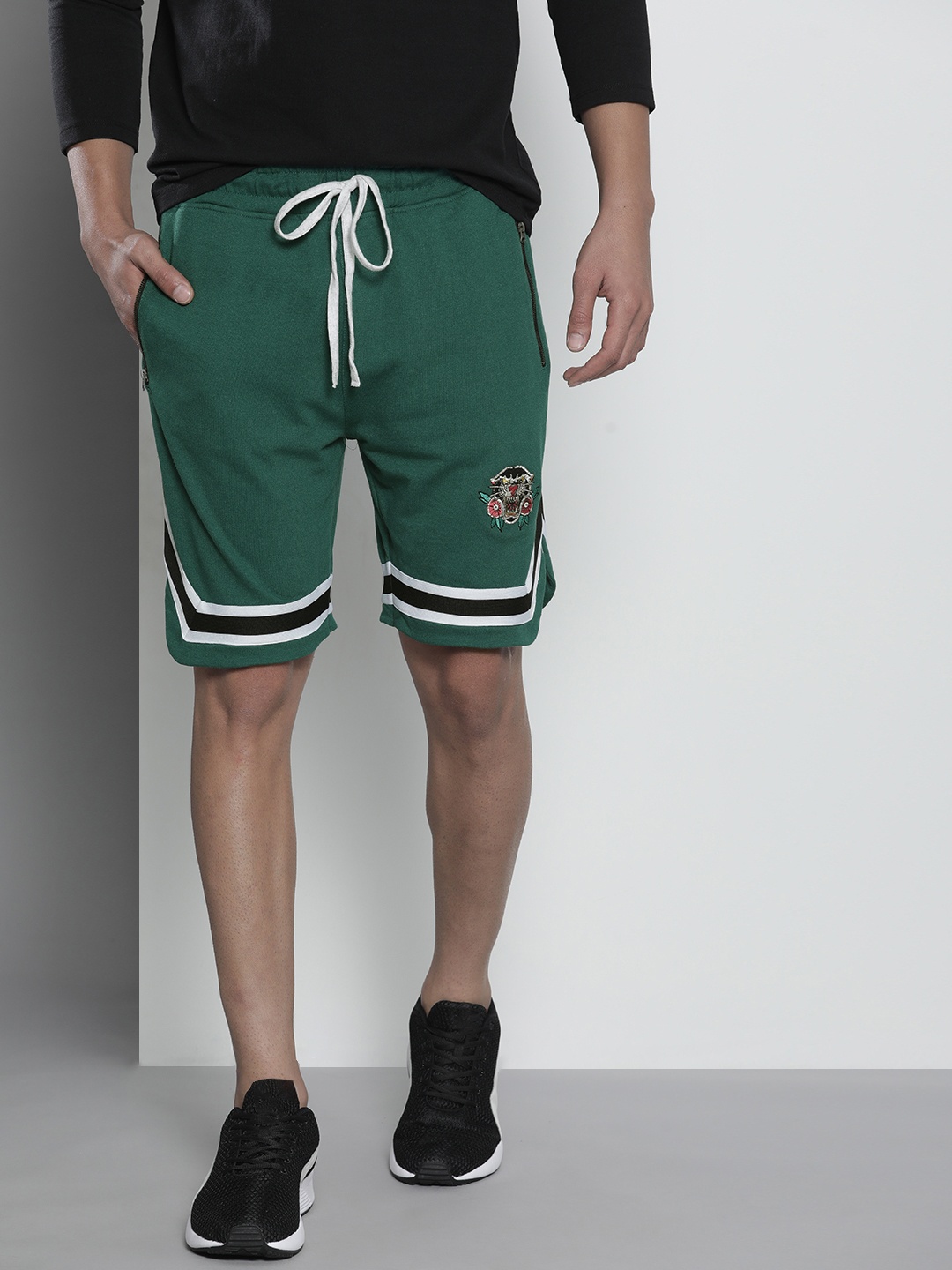 

The Indian Garage Co Men Green Solid Outdoor Shorts