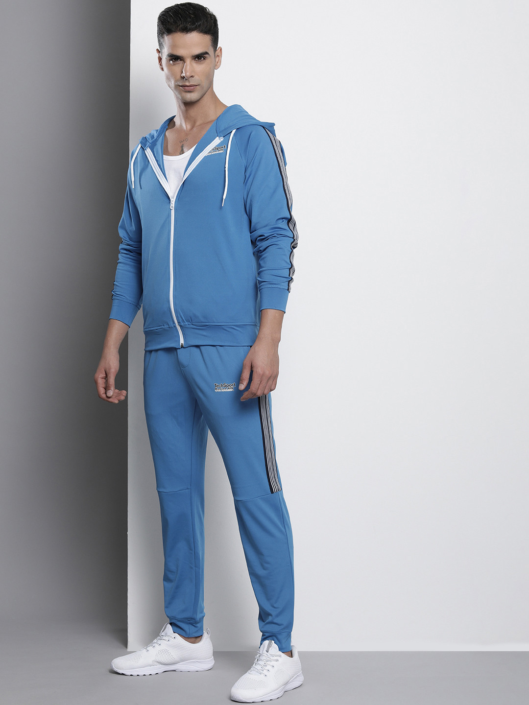 

Men Hooded Sweatshirt & Jogger Co-Ord Set, Blue