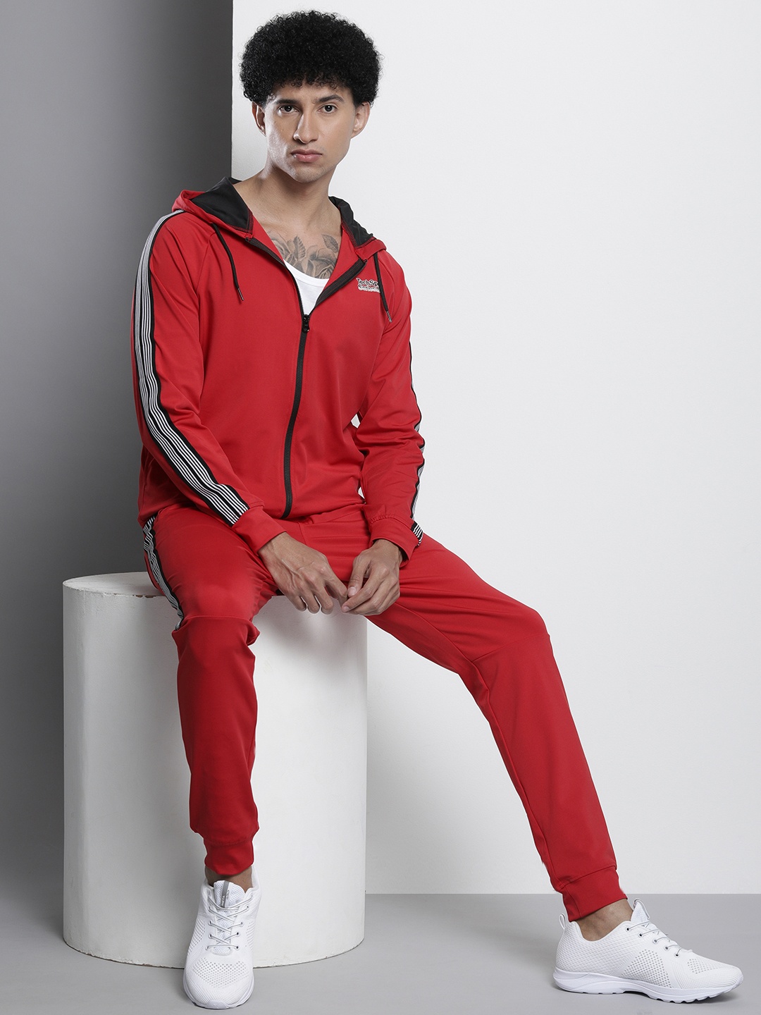 

The Indian Garage Co Men Hooded Sweatshirt & Jogger Co-Ord Set, Red