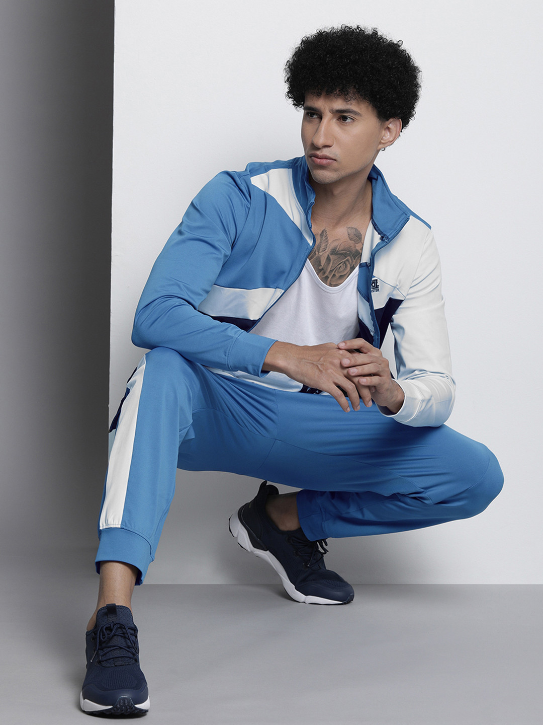 

The Indian Garage Co Men Highneck Sweatshirt & Jogger Co-Ord Set, Blue