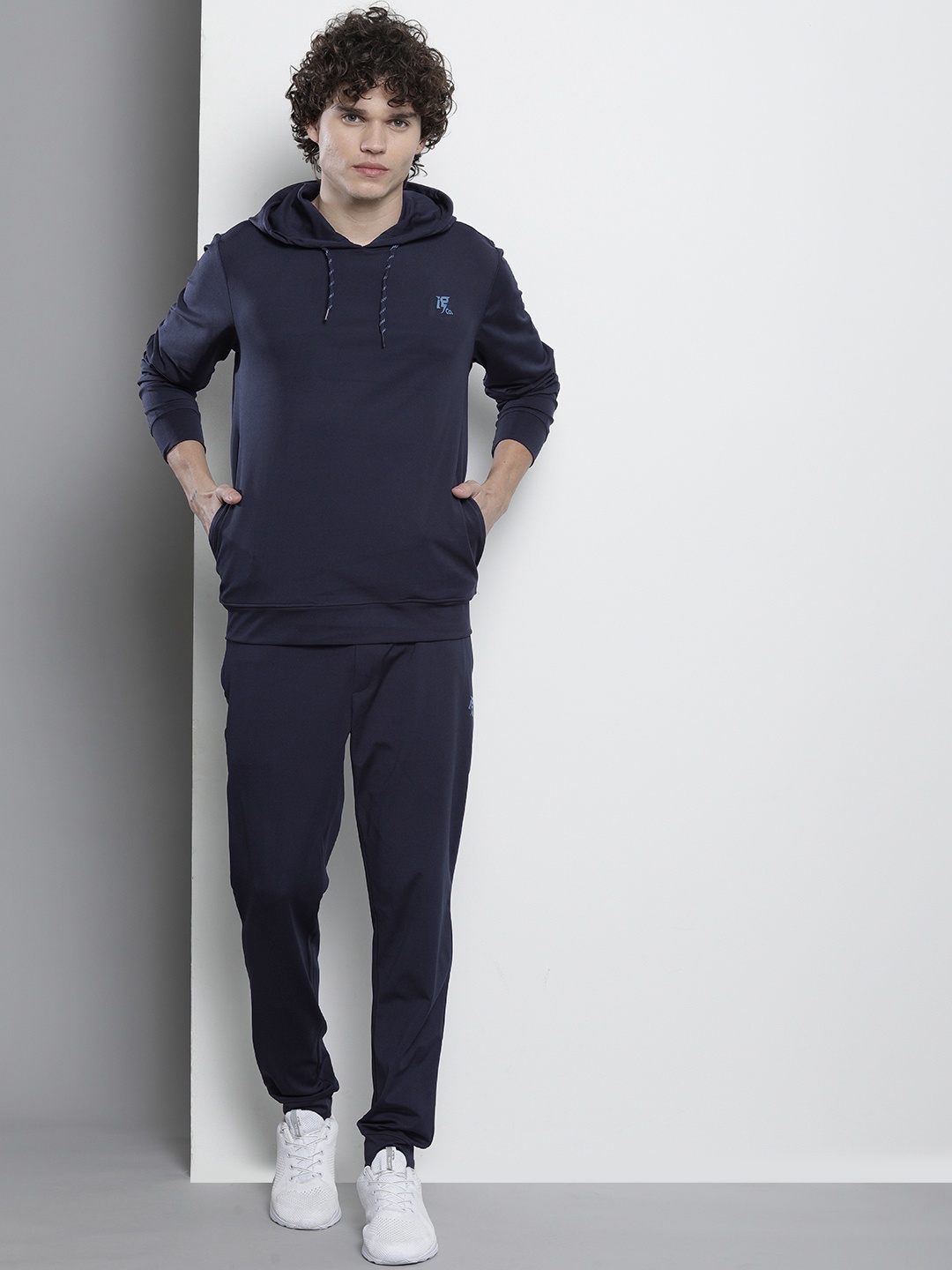 

The Indian Garage Co Men Solid Tracksuit, Navy blue