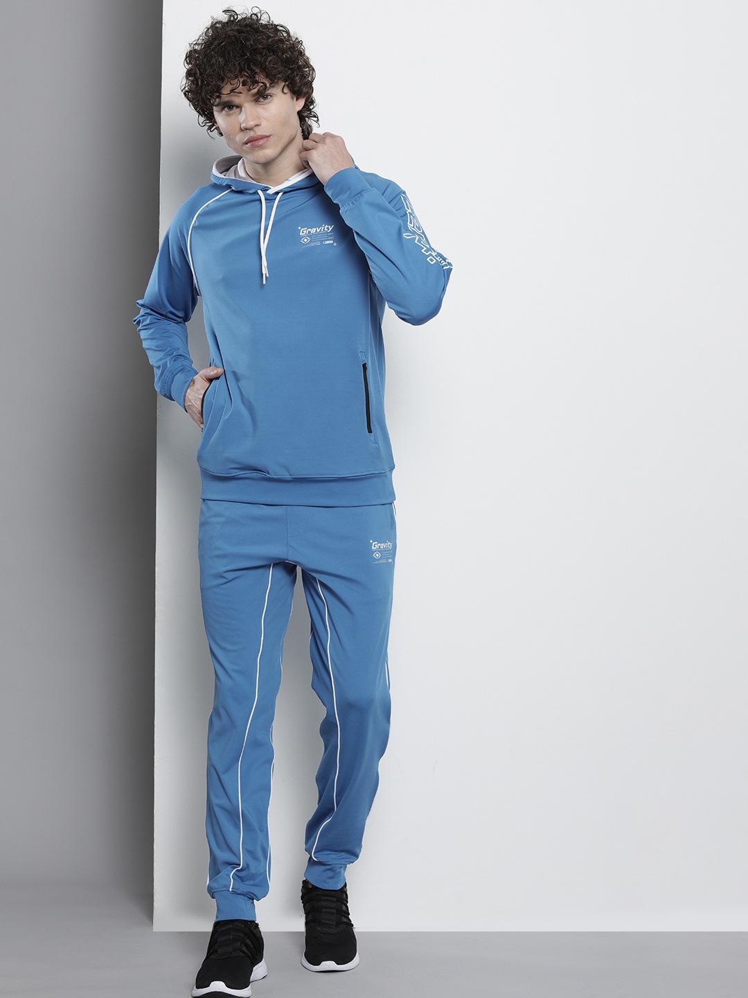 

The Indian Garage Co Men Typography Printed Tracksuit, Blue