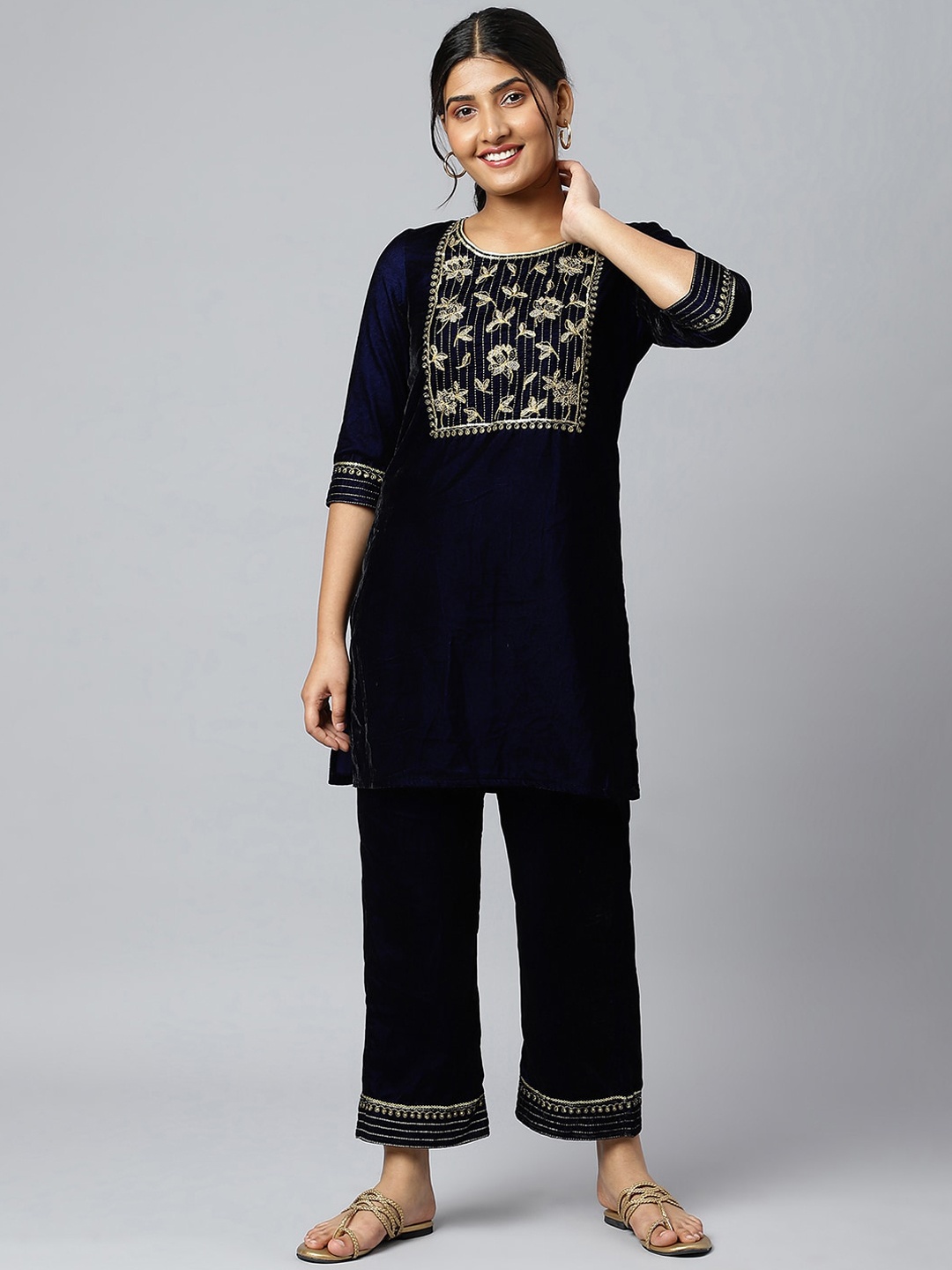 

AURELIA Women Blue Floral Yoke Design Kurta Set