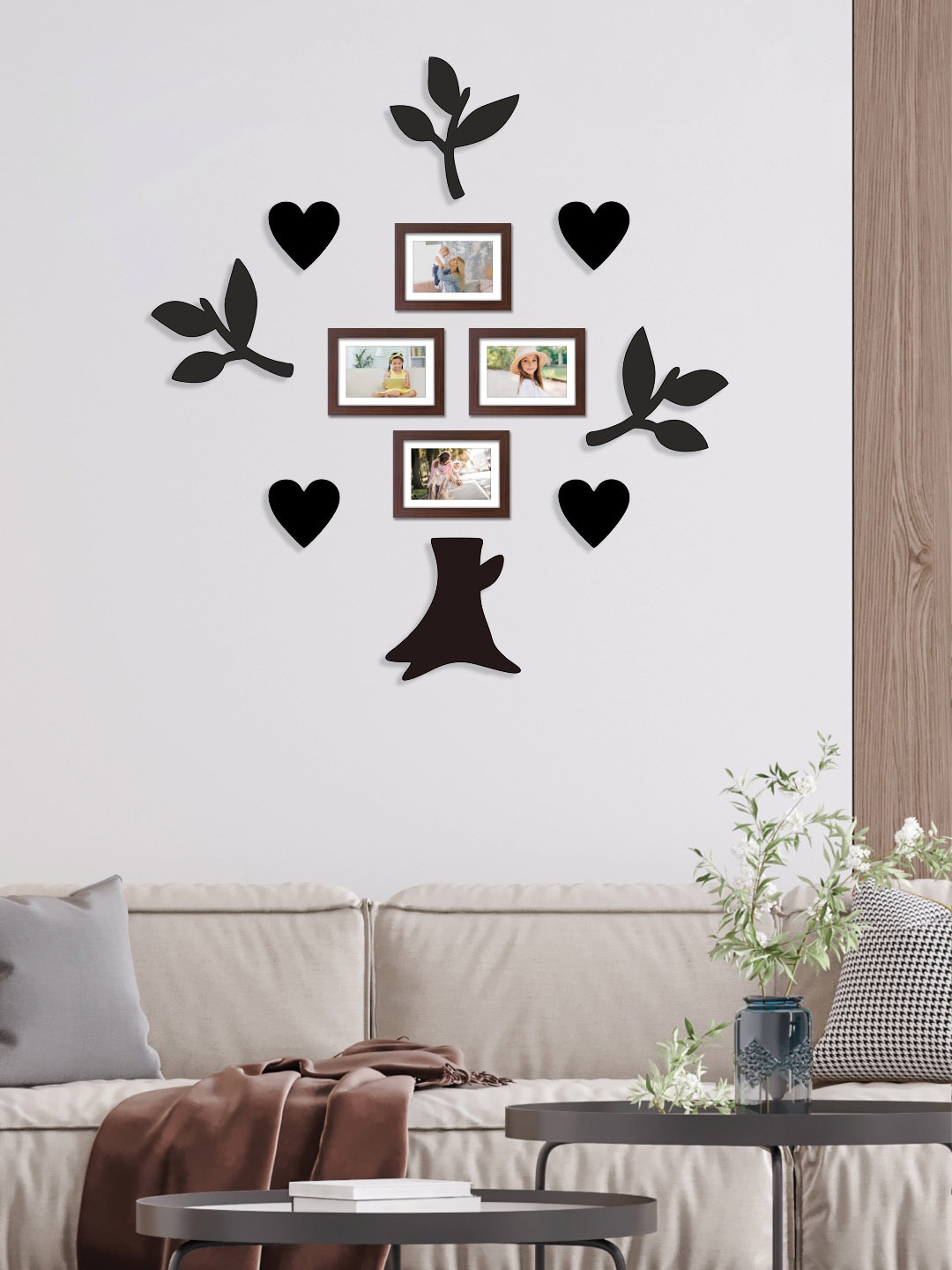 

RANDOM Set of 4 With 8 Plaques & 4 Mounts, Black