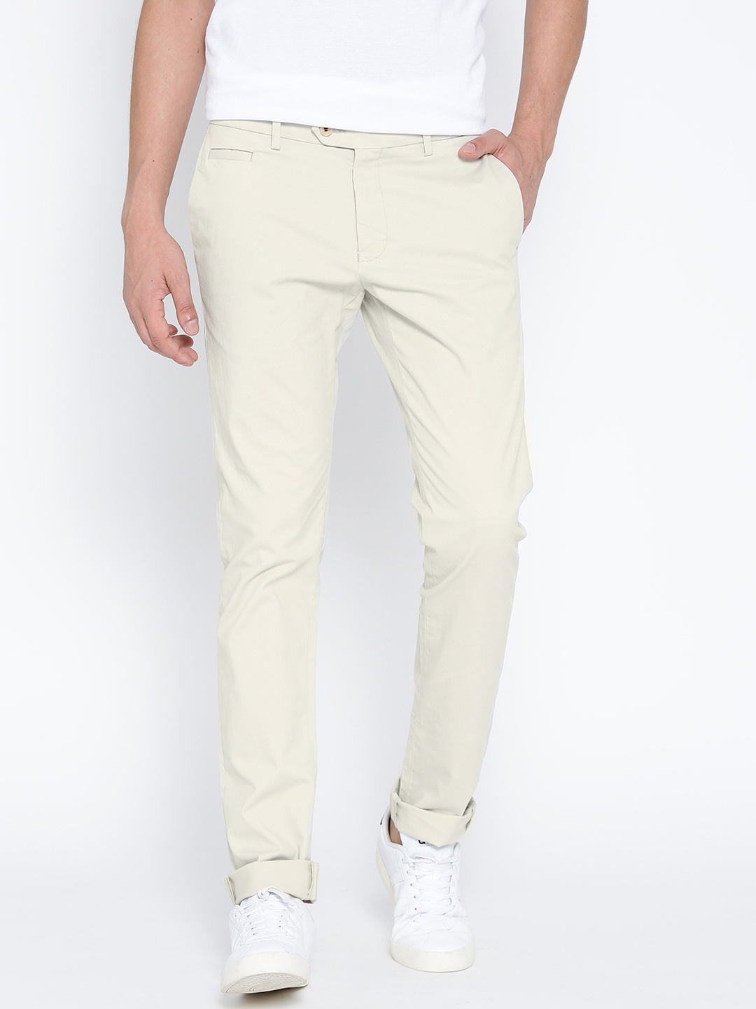 

Blackberrys Men Off-White Solid Chinos