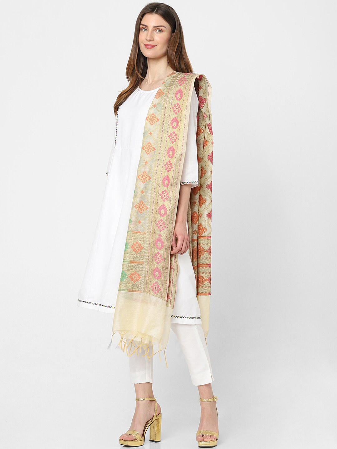 

Indifusion Women Gold-Toned & Green Floral Printed Stole