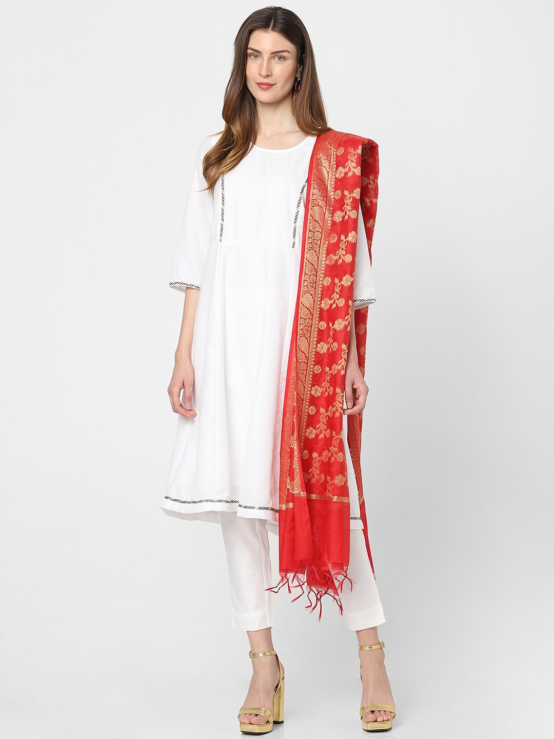 

Indifusion Floral Motifs Woven Design Tasselled Dupatta, Red