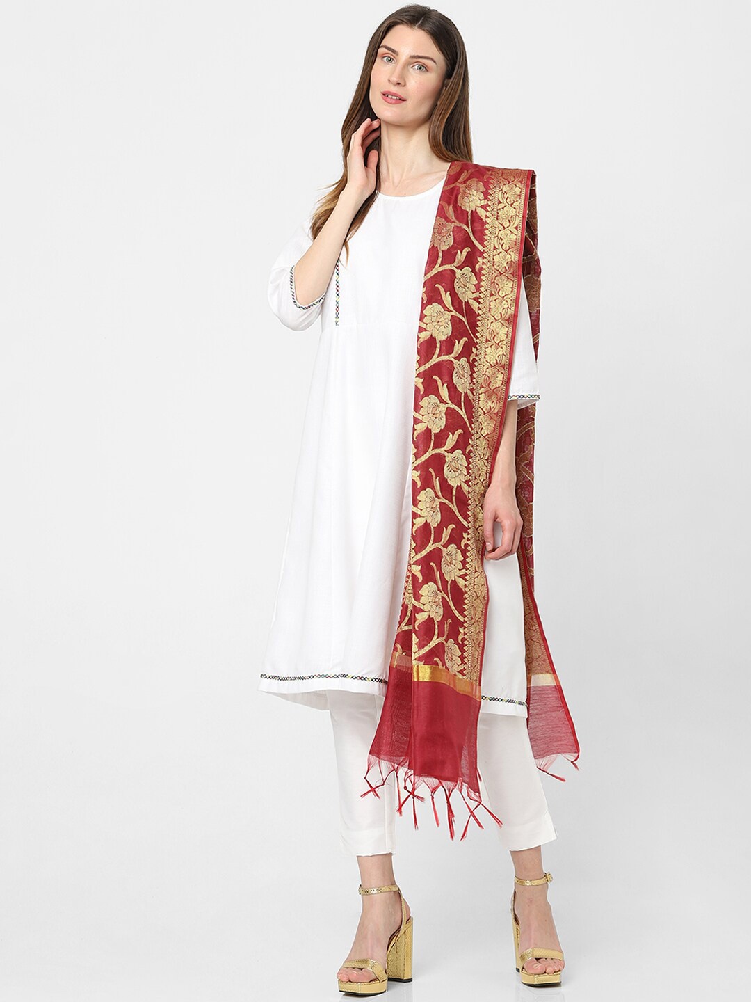 

Indifusion Floral Woven Design Tasselled Dupatta, Maroon