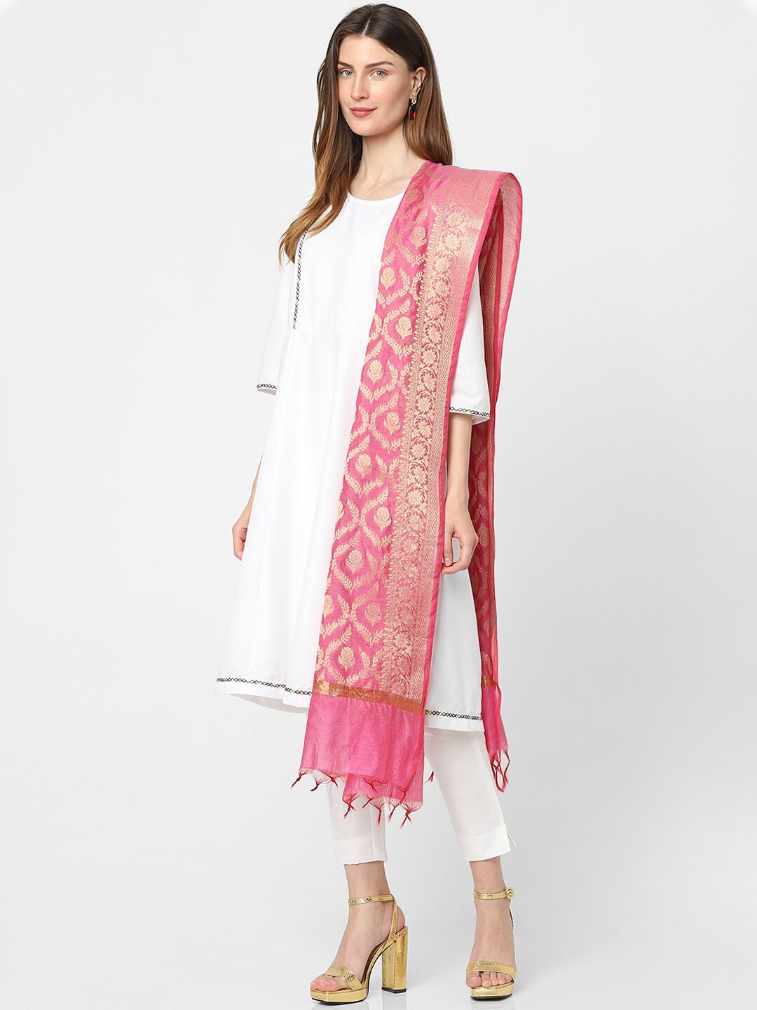 

Indifusion Floral Motifs Woven Design Tasselled Dupatta, Pink