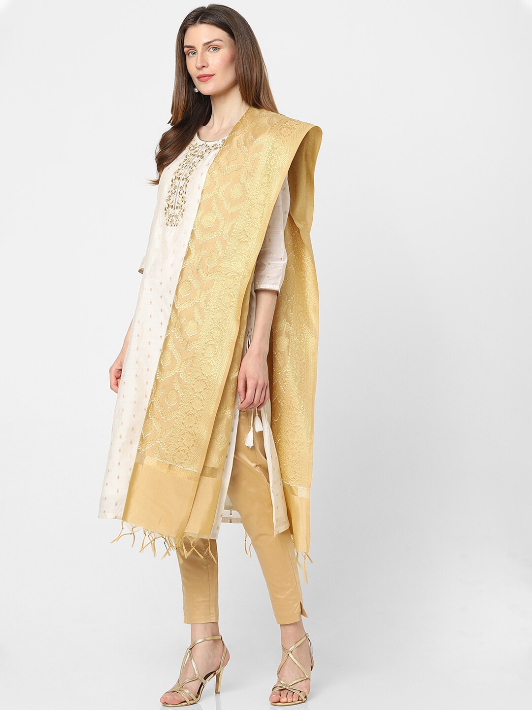 

Indifusion Floral Motifs Woven Design Tasselled Dupatta, Beige