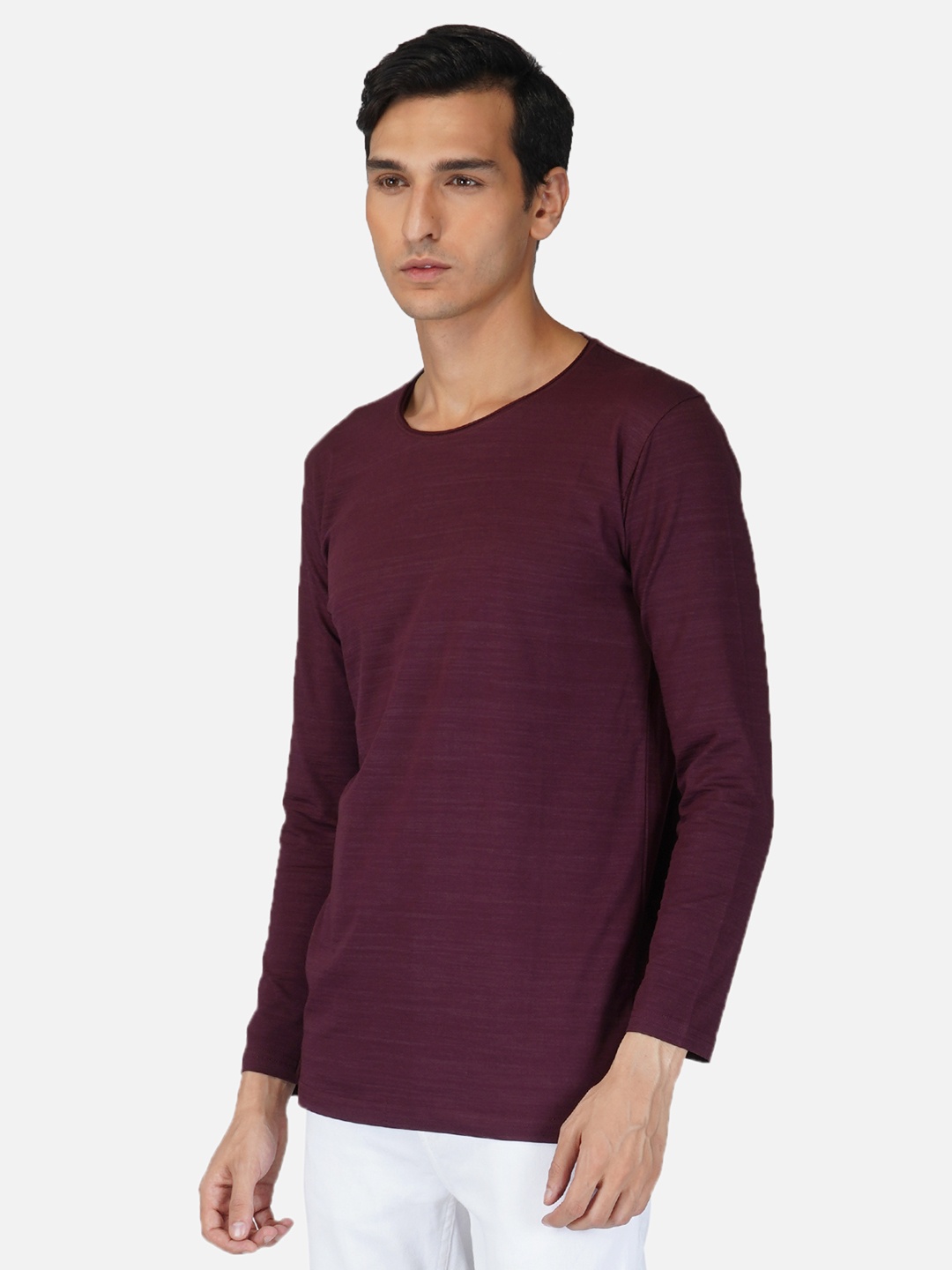 

Tinted Men Maroon Slim Fit T-shirt