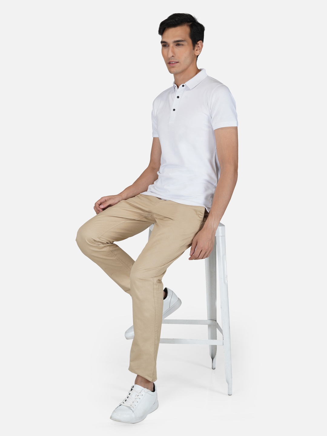 

Tinted Men White Polo Collar T-shirt