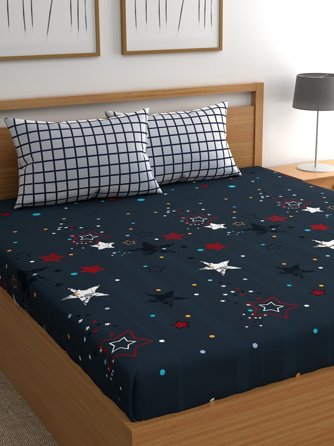 

CHHAVI INDIA Blue & White Graphic 210 TC Queen Bedsheet with 2 Pillow Covers
