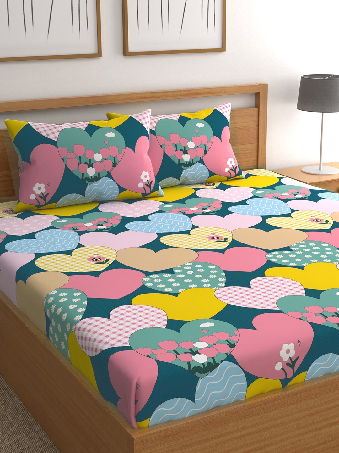 

CHHAVI INDIA Pink & White 210 TC Queen Bedsheet with 2 Pillow Covers