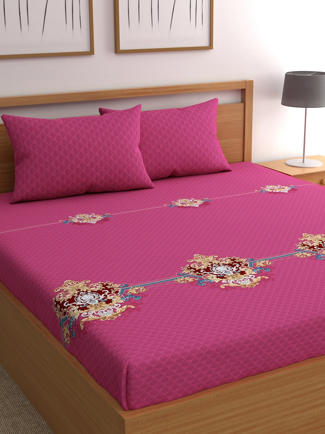 

CHHAVI INDIA Magenta & Brown Printed 210 TC Queen Bedsheet with 2 Pillow Covers