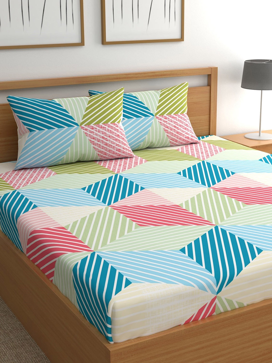 

CHHAVI INDIA Multicoloured Striped 210 TC Queen Bedsheet with 2 Pillow Covers, Multi