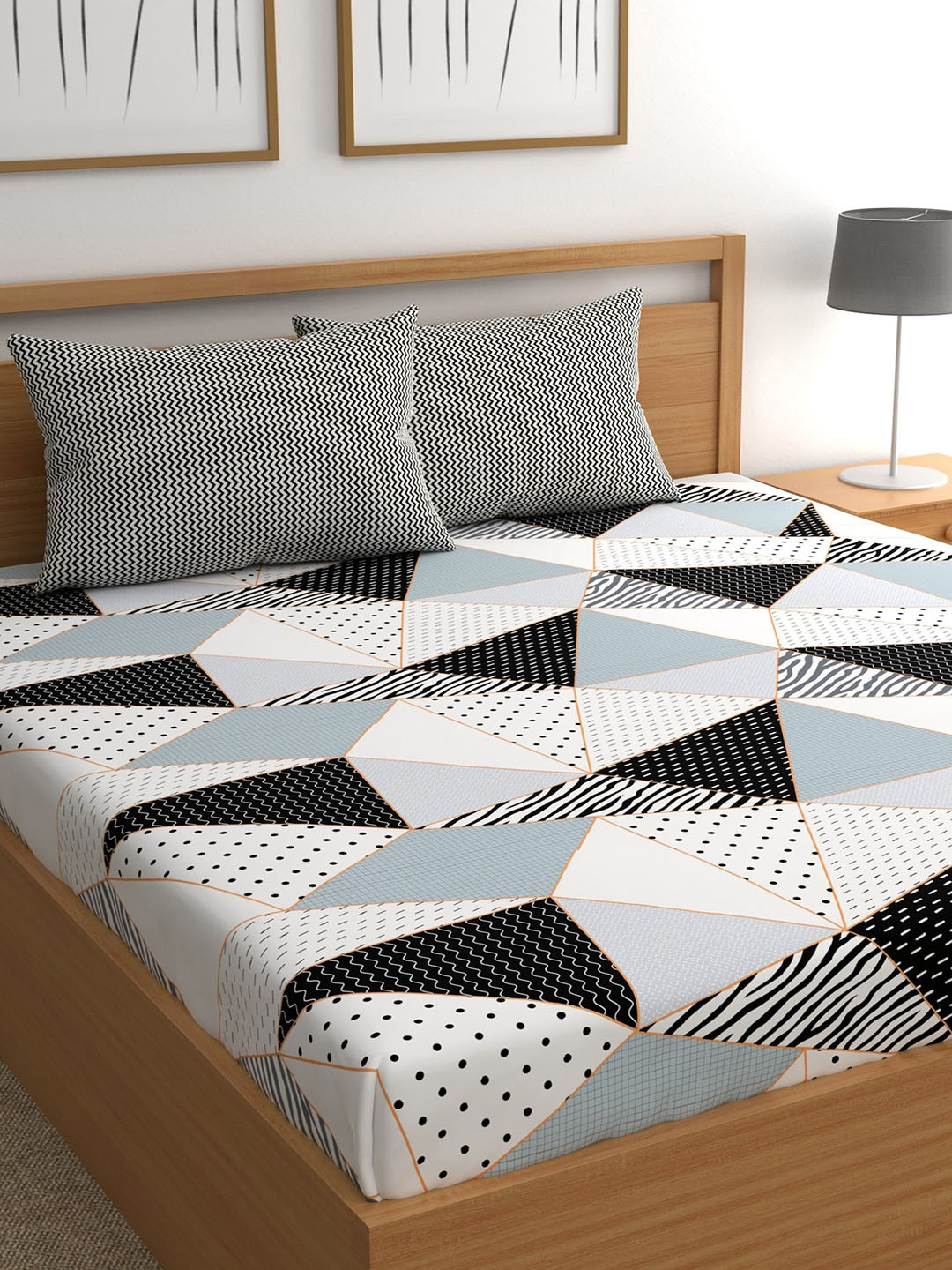 

CHHAVI INDIA Black & Off White Geometric 210 TC Queen Bedsheet with 2 Pillow Covers