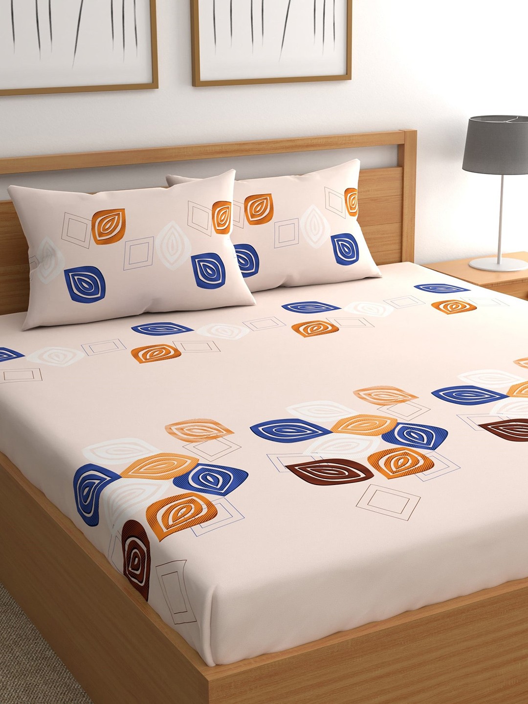 

CHHAVI INDIA Cream-Coloured & Navy Blue Geometric 210 TC Queen Bedsheet with 2 Pillow Covers
