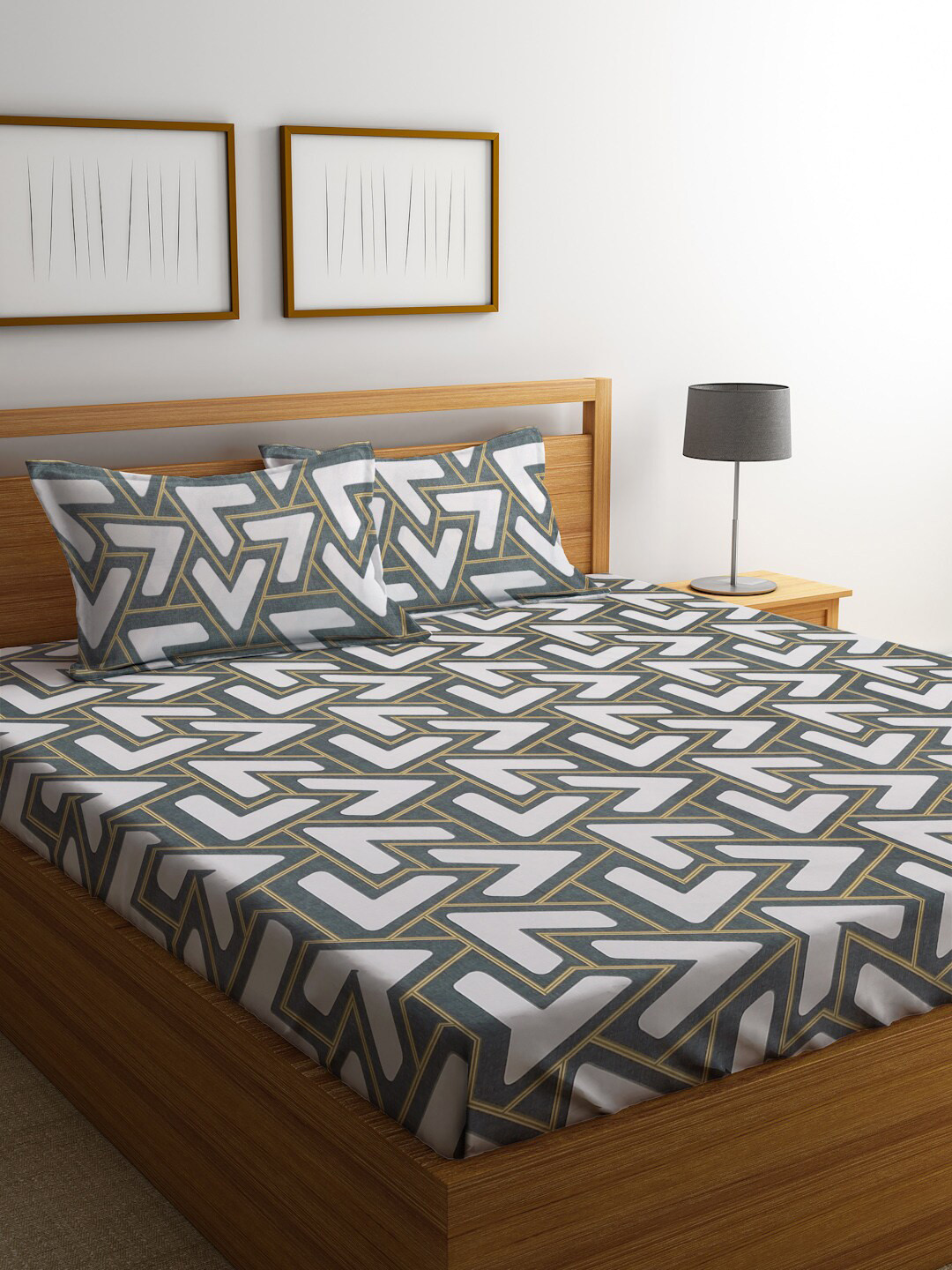 

KLOTTHE Geometric Print 300 TC King Bedsheet with 2 Pillow Covers, Grey