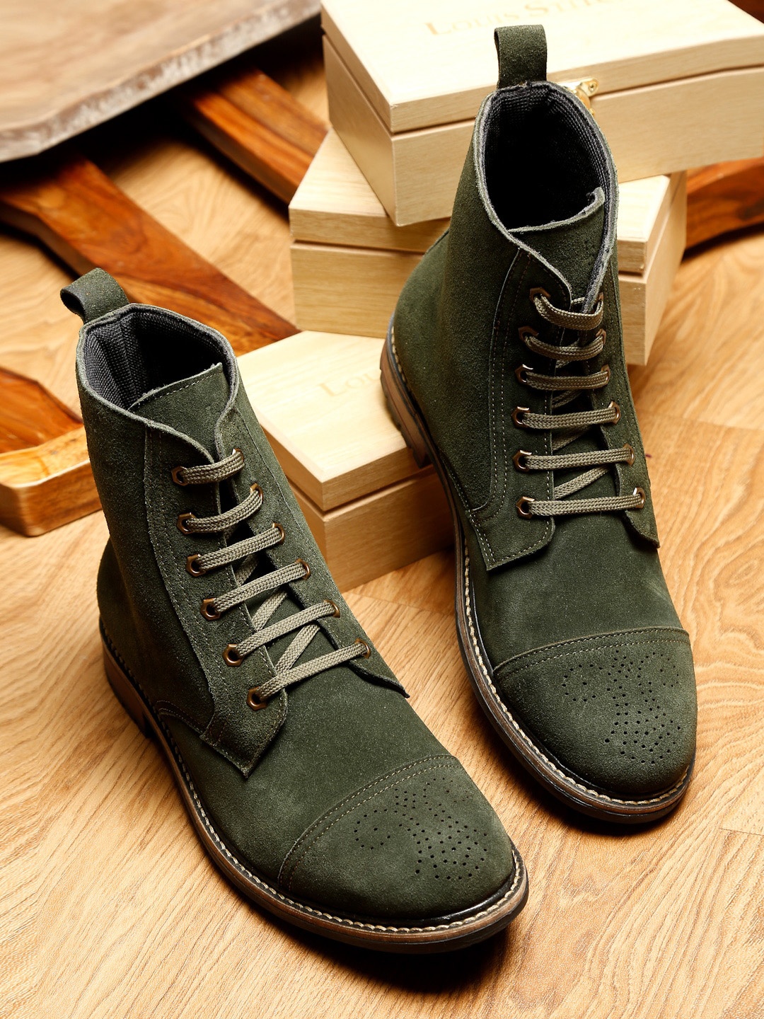 

LOUIS STITCH Men Green Suede Trekking Shoes