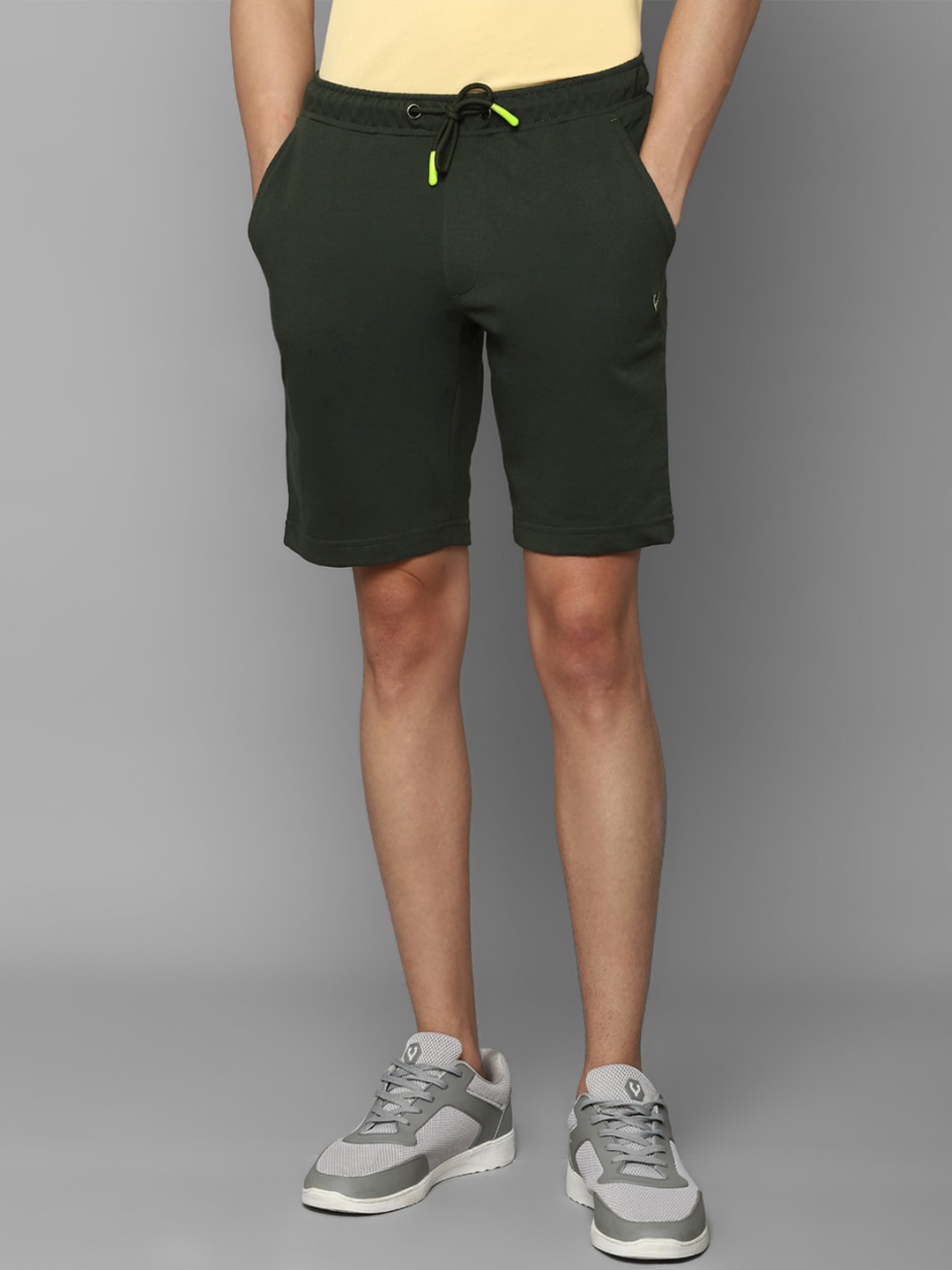 

Allen Solly Men Olive Green Slim Fit Shorts