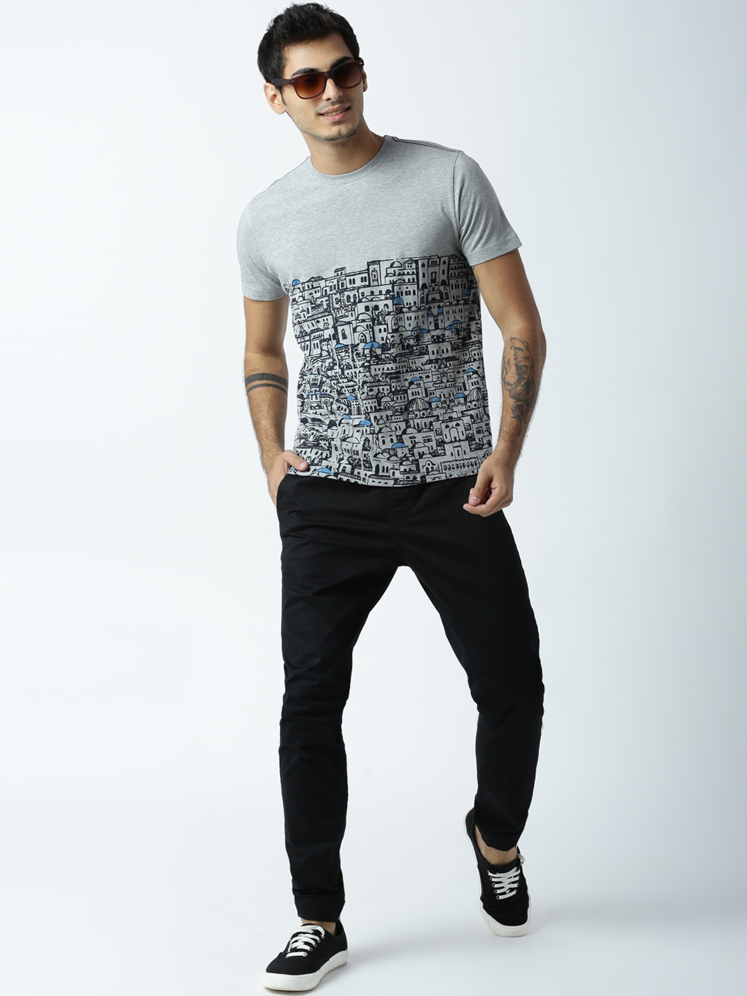 

Huetrap Men Grey Melange Printed Round Neck T-shirt