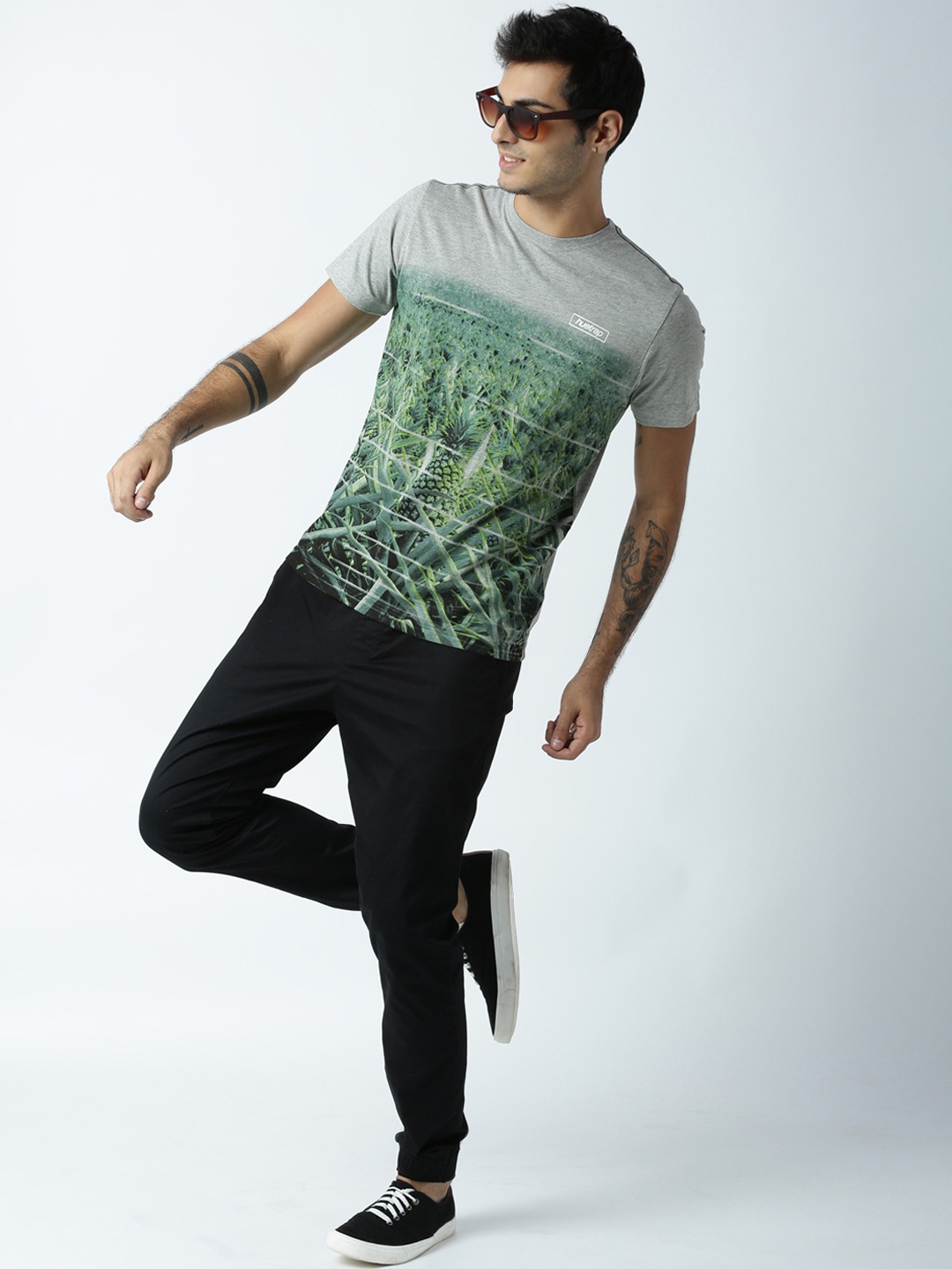

Huetrap Men Grey Melange Printed Round Neck T-Shirt