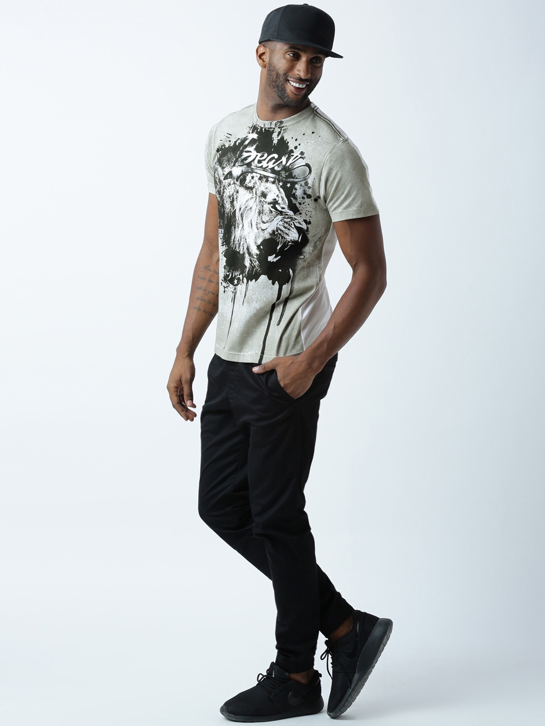 

Huetrap Men White Printed T-shirt