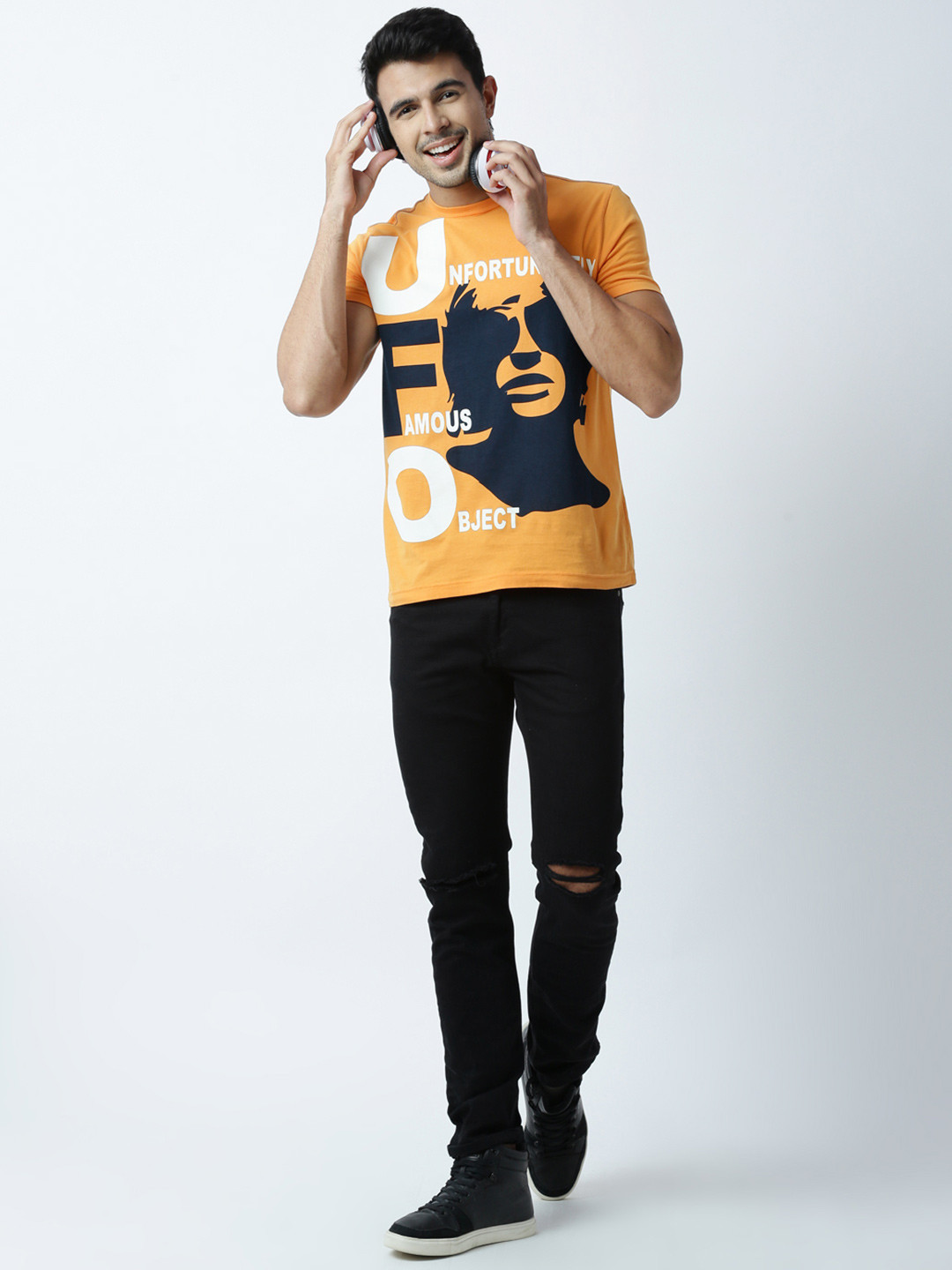 

Huetrap Men Orange Printed Round Neck T-shirt