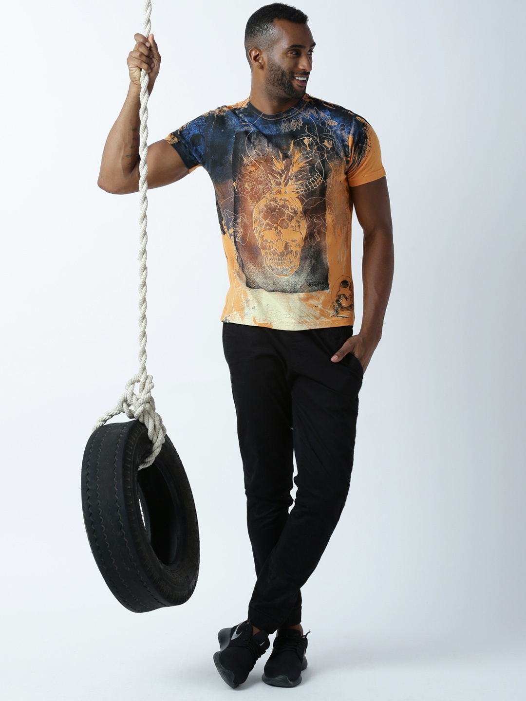 

Huetrap Men Orange Printed Round Neck T-Shirt