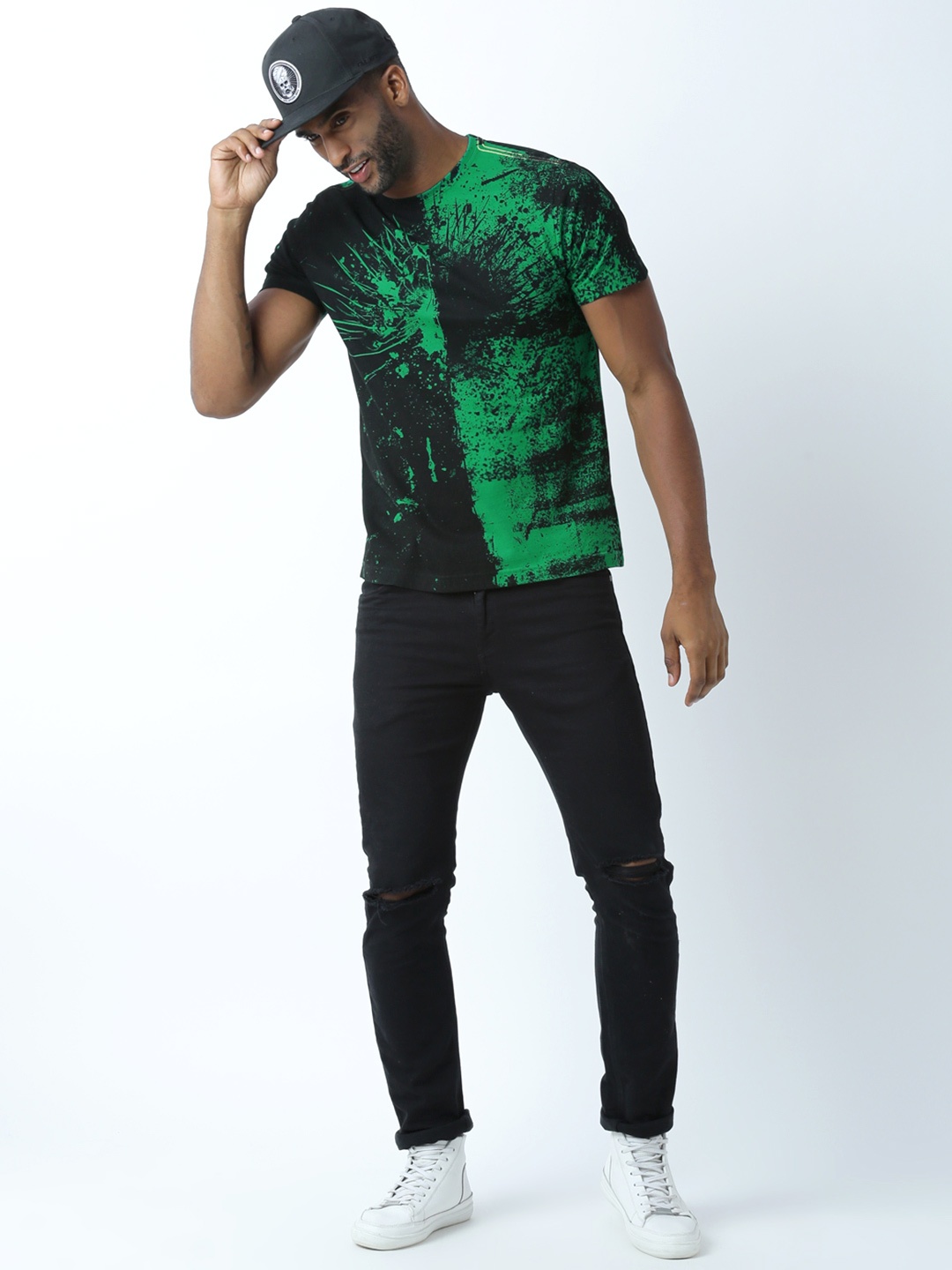 

Huetrap Men Green & Black Printed Round Neck T-shirt